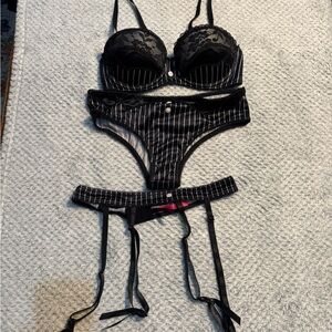 Elegant Black Lace Bra Set